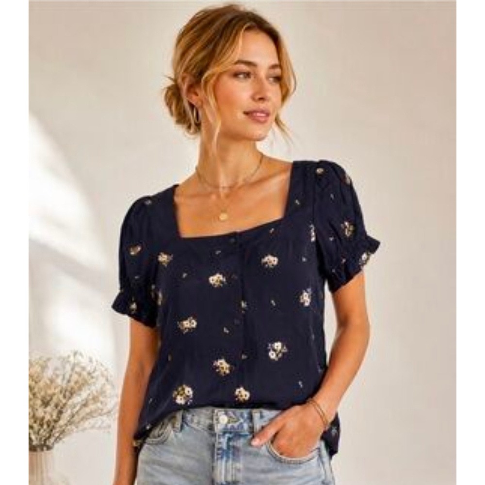 Elodie Navy Floral Button-Front Puff Sleeve‎ Blouse